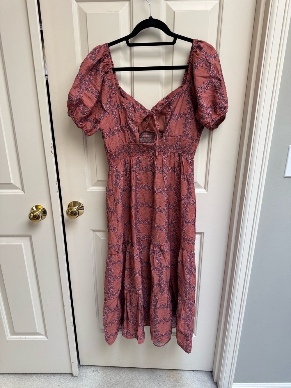 As U Wish Rust Floral Puff-Sleeve Midi Dress - Picture 4 of 9